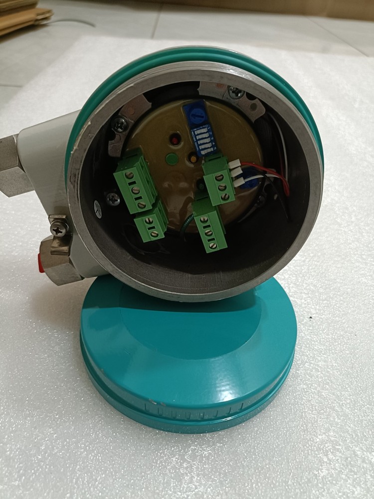 Siemens Pointek CLS200 7ML55021CB100AA0 LEVEL SWITCH