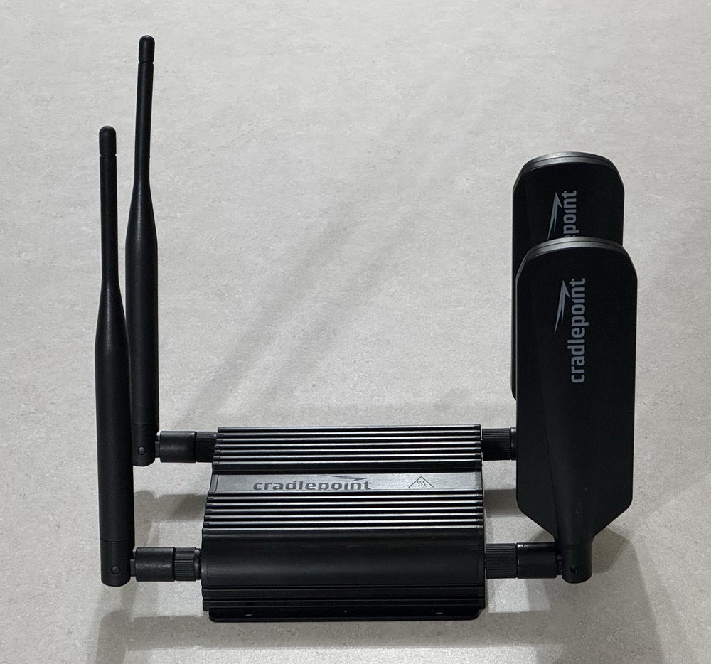 Cradlepoint IBR600B-LP4 LTE Router Untested