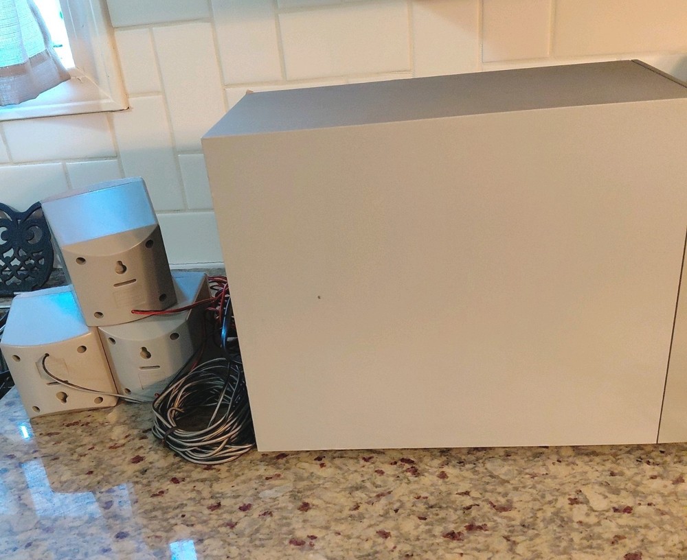Regent HT-2004 Silver Audio Input/Output Home Theatre Speaker