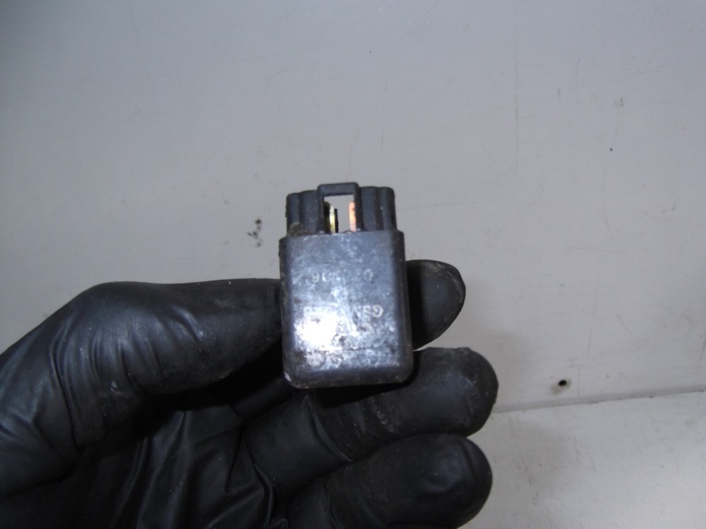 SUZUKI GSF250 BANDIT RELAY 4 PIN