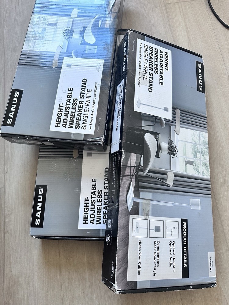 1 Speaker stands
