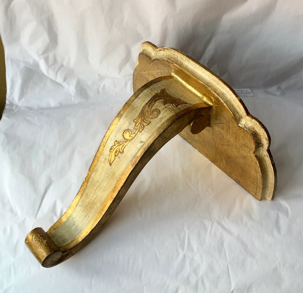 1940s Italian Florentine Painted & Parcel-gilt Wall Bracket