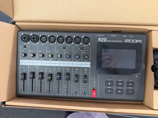 Zoom R20 Multi Track Recorder