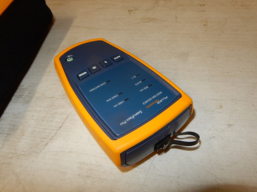 Fluke Networks SimpliFiber Pro 850/1300 Source - New