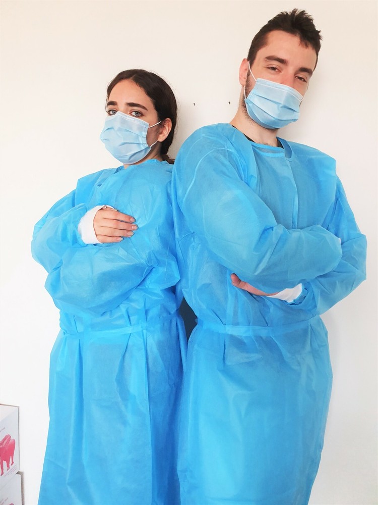 Disposable Isolation Gown 10 Count Blue