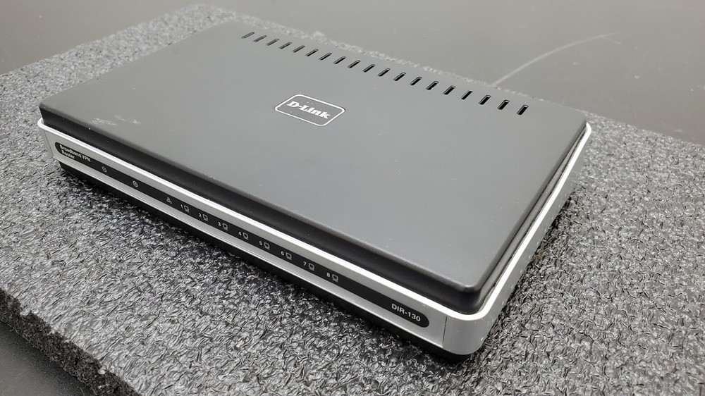 D-Link DIR-130 NetDefend VPN Firewall 8 10/100Mbps w/ 8-Port Switch
