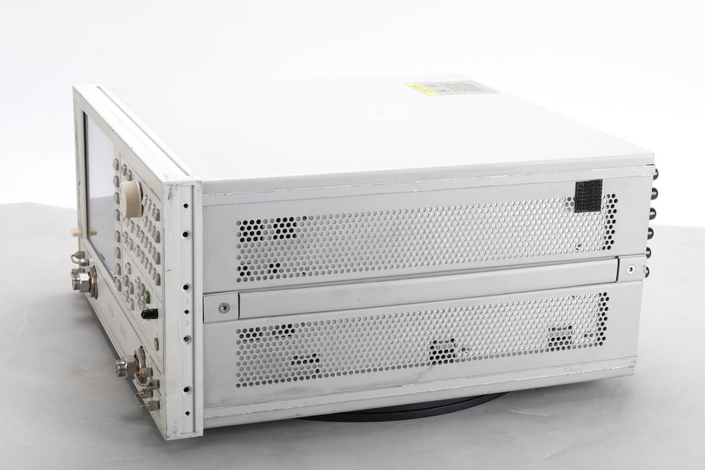 HP 8722D Microwave Vector Network Analyzer With Option 012 and 085