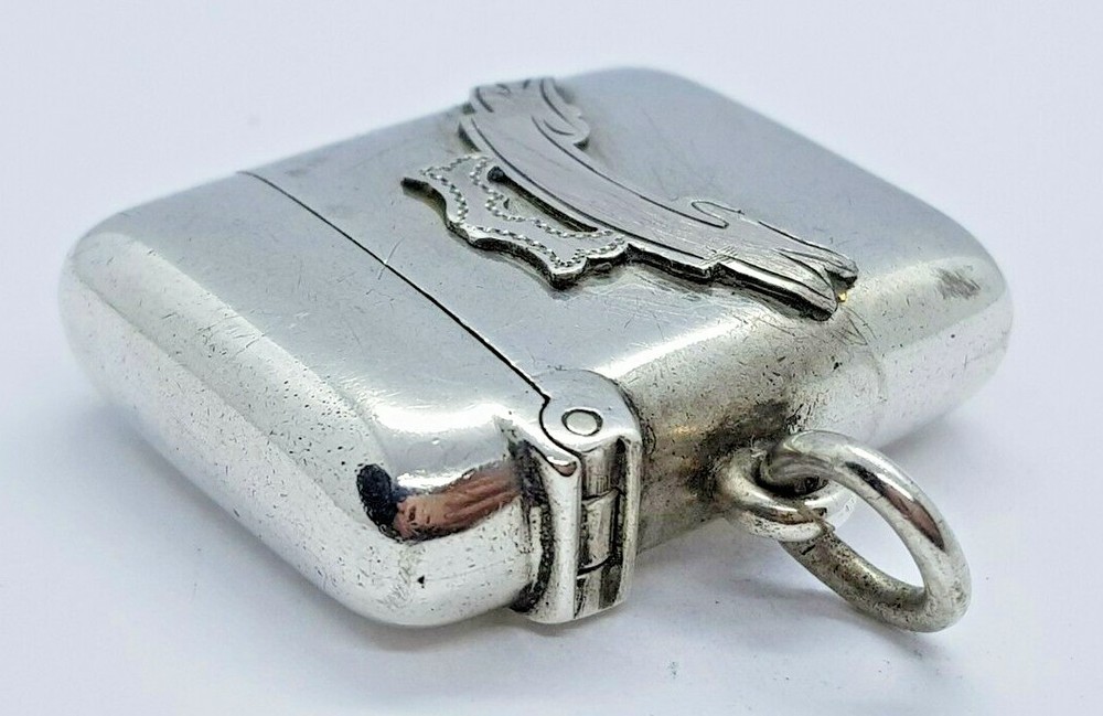SMALL VICTORIAN SILVER VESTA CASE FOB PLAINFORM APPLIED SCROLL A&J Zimmerman