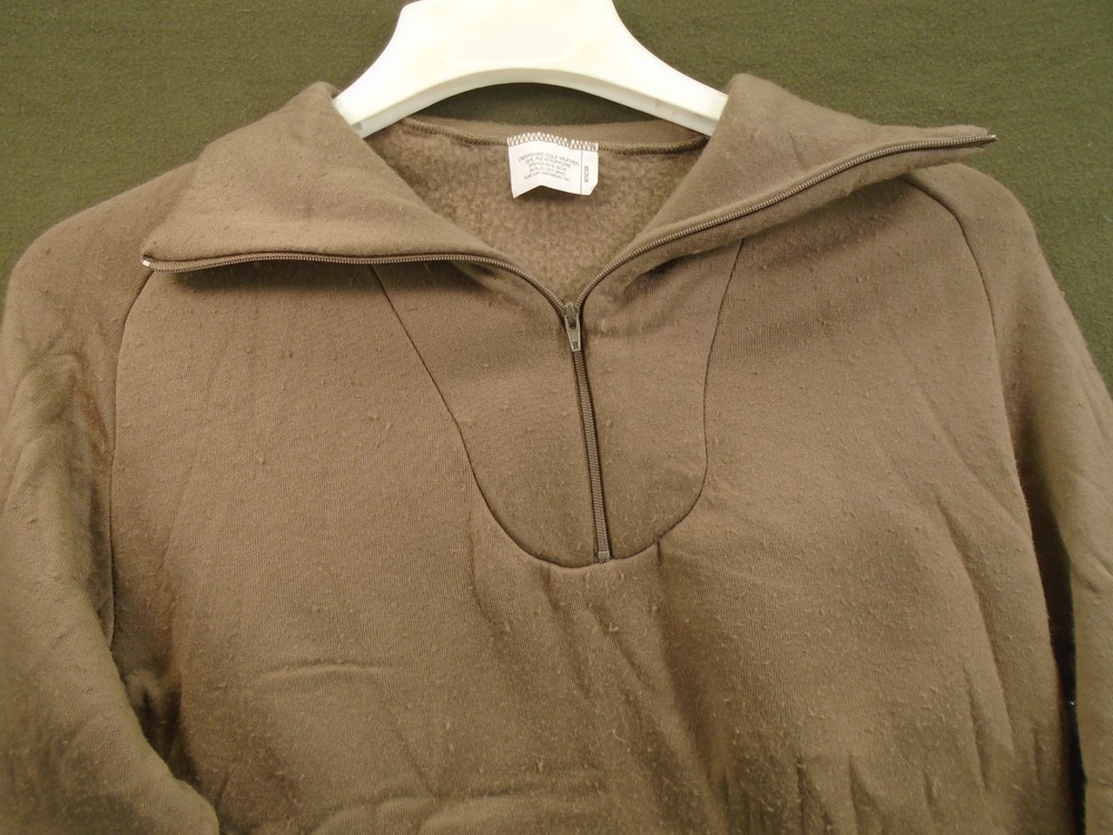 US Military Army Polypropylene Cold Weather Undershirt Shirt Medium 2002 295-E