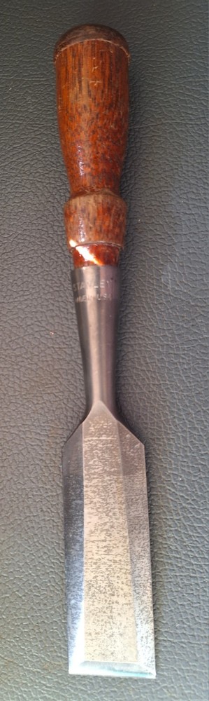 Vintage Stanley Chisel 750 Type Bevel Edge 1-1/4" Wood Handle Socket Chisel