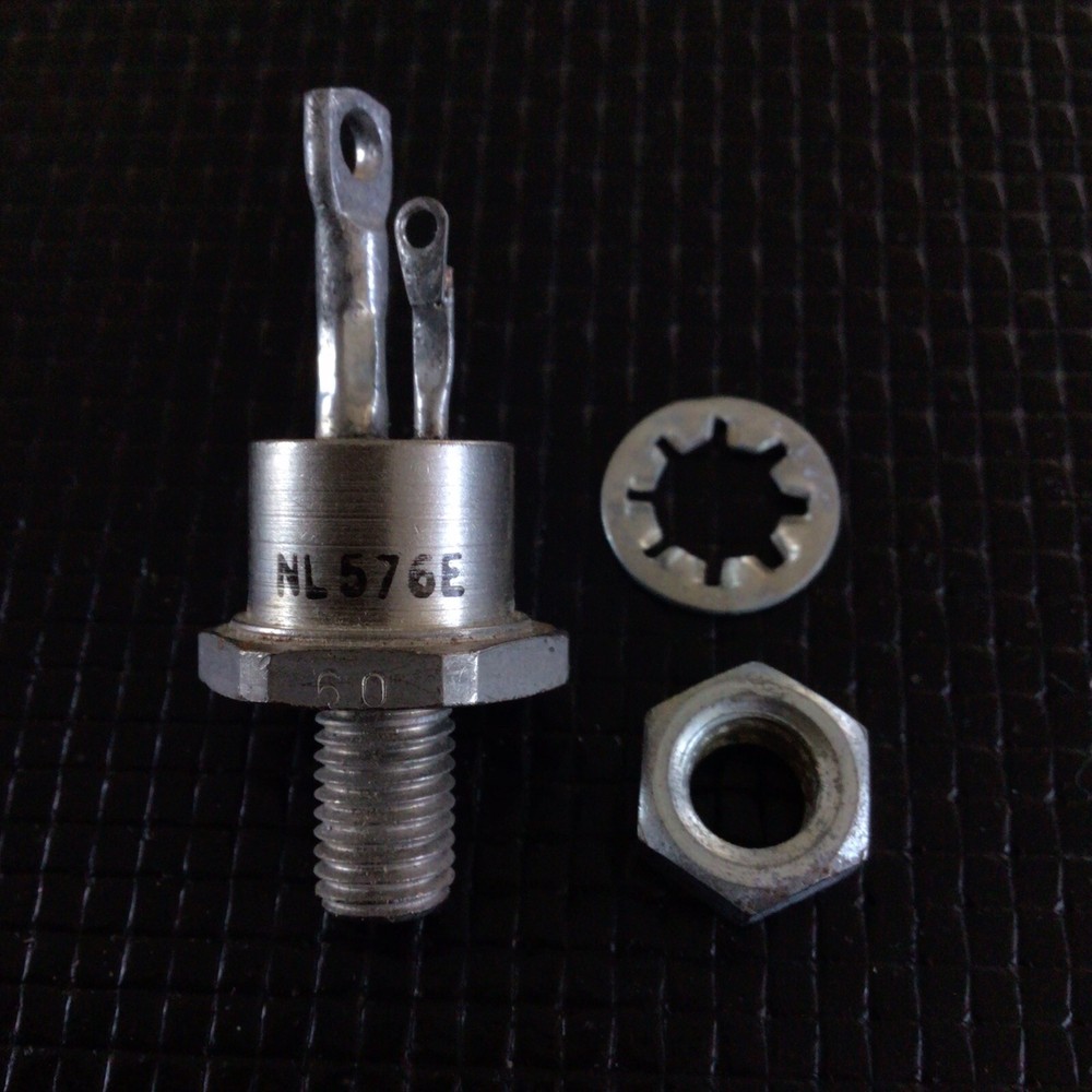 NL576E  SCR Thyristor 80A 600V TO-65 Stud Mount