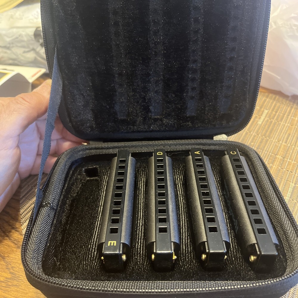 Roadhouse Blues Hohner Harmonica Set