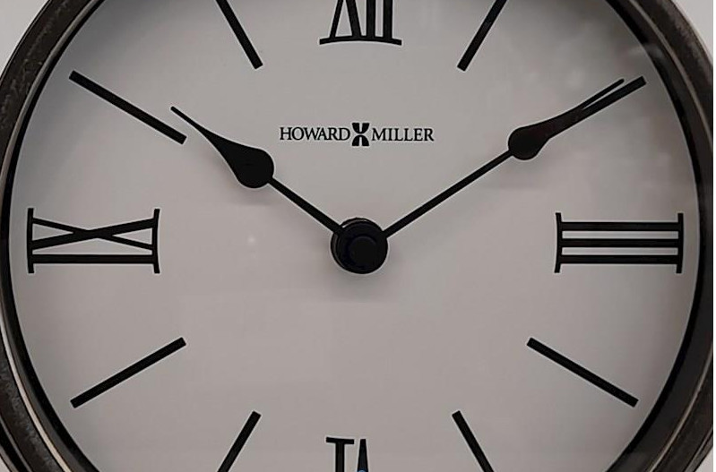 Howard Miller 635-257 Tabletop Clock
