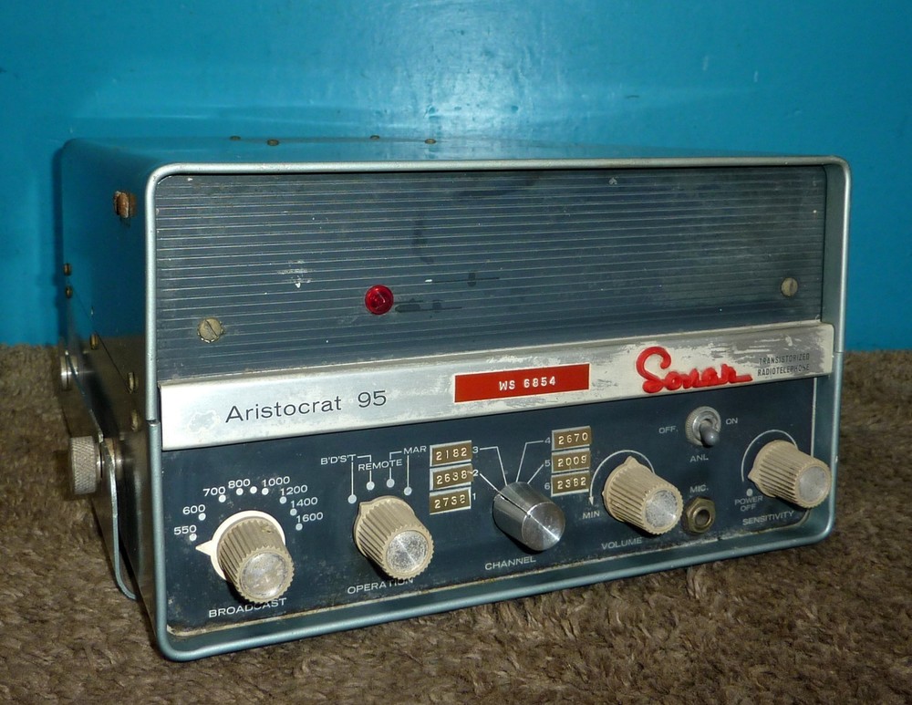 Sonar Aristocrat 95 Transistorized Radiotelephone w/ Mount