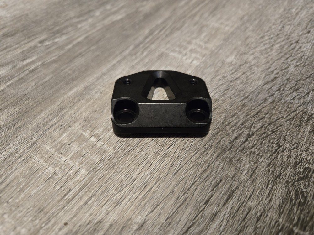 Axcel quiver mount bracket