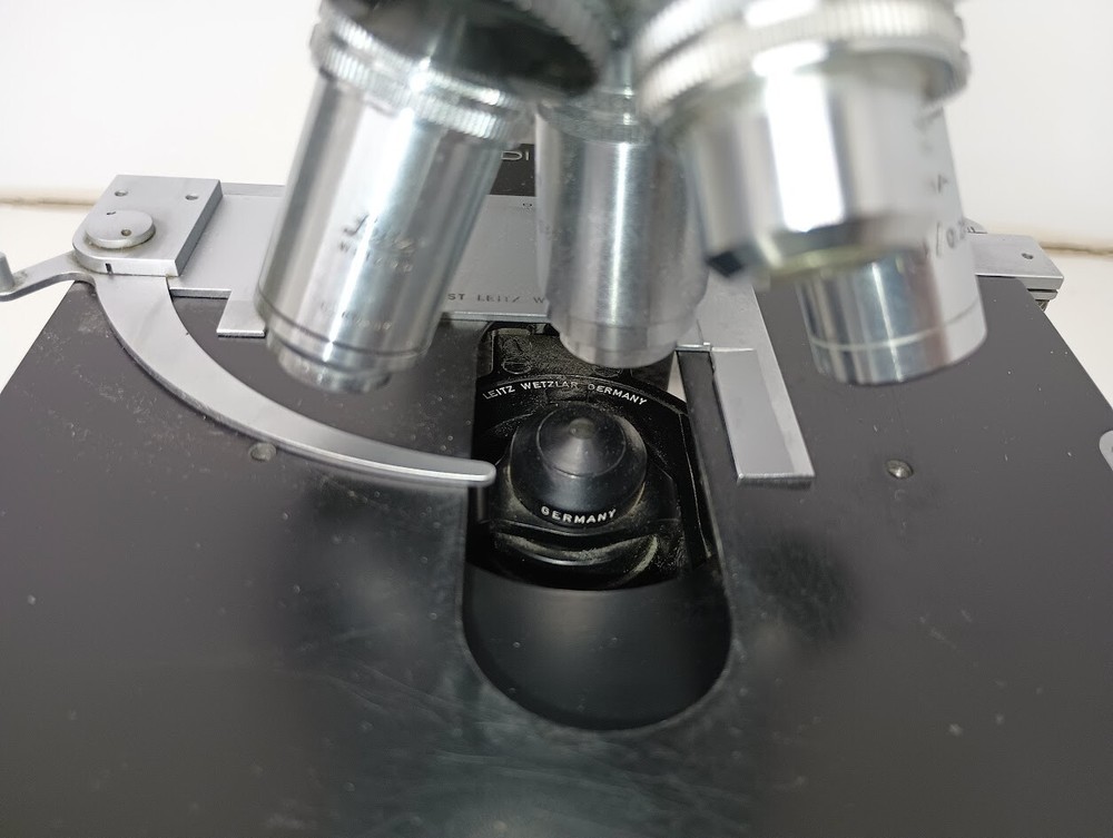 Vintage Leitz Wetzlar Dialux Microscope