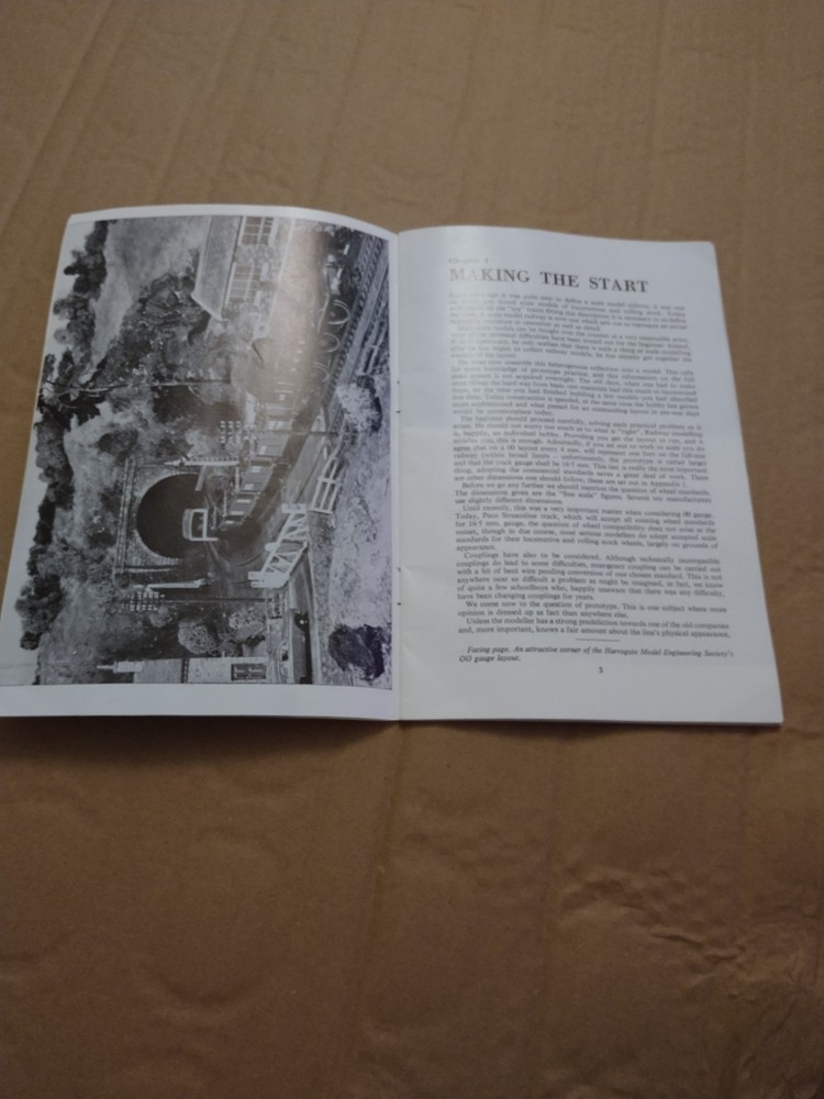 Starting In Scale 00 (Revised Edition) (Vintage Peco Paperback)