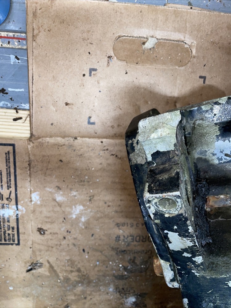 PETERBILT 379 BRACKET-FRONT SPRING DRIVE 02-02516R