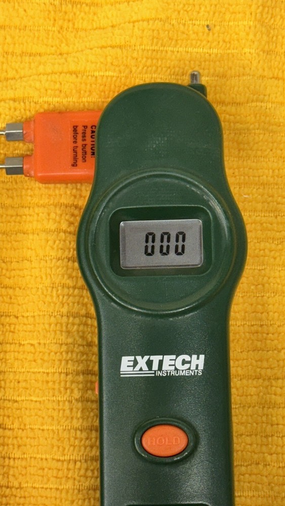 Extech Instruments Model MO100 Pocket Moisture Meter W/ Case Works Great 🔥🔥