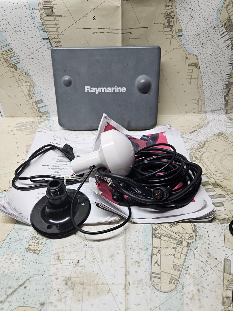 Raymarine C80 Chartplotter, GPS, Fishfinder, Radar