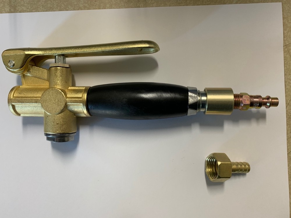 Stucco sprayer air valve