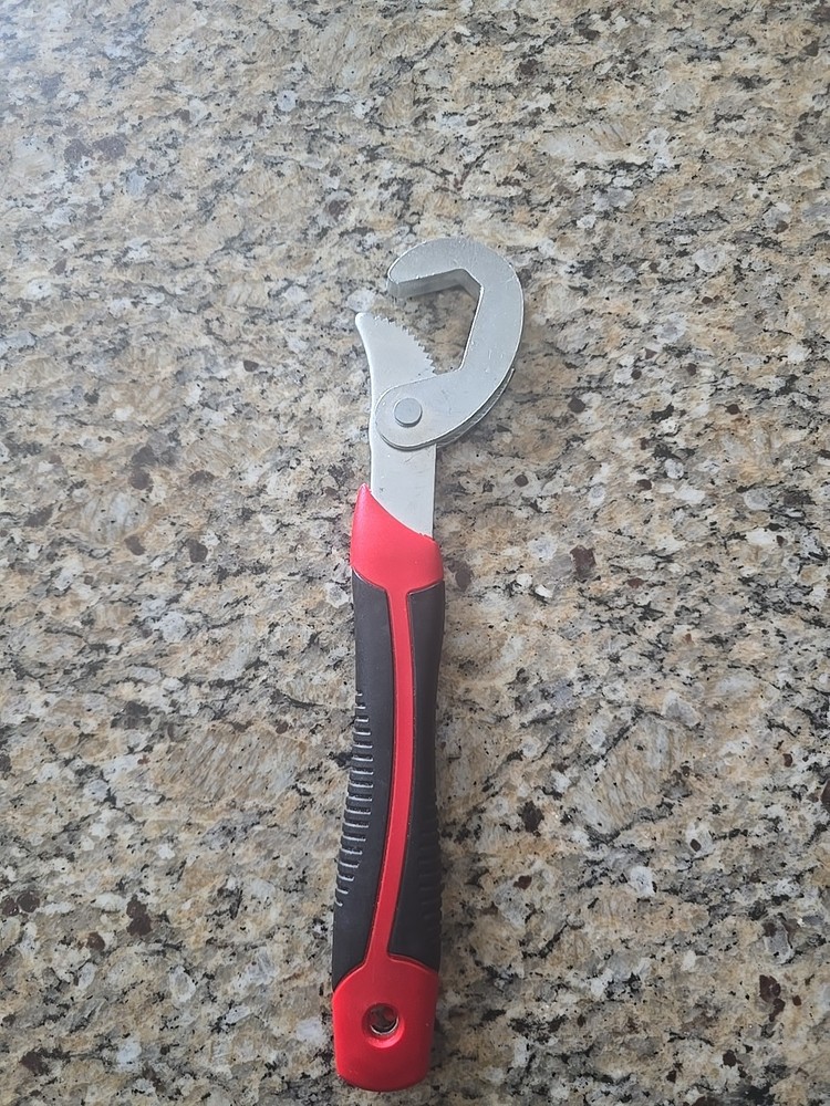Large Self Adjusting Wrench