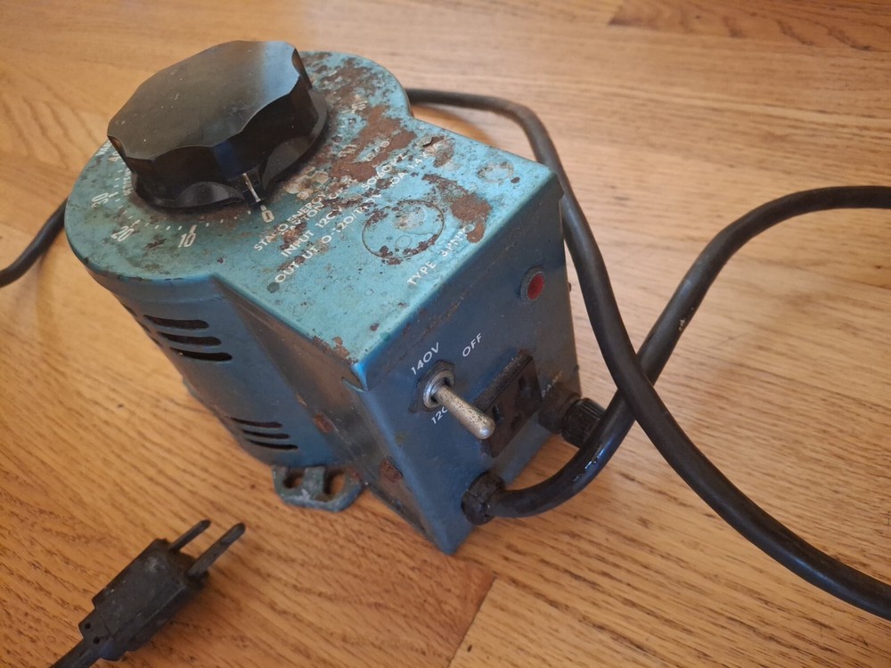 Staco 3Pn1020, Variable Auto Transformer Input 240V, 50/60Hz 3Pn1020