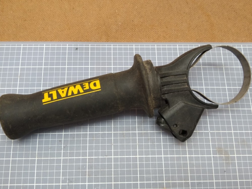 DeWalt Side Handle Compatible With DCH263 Hammer drill