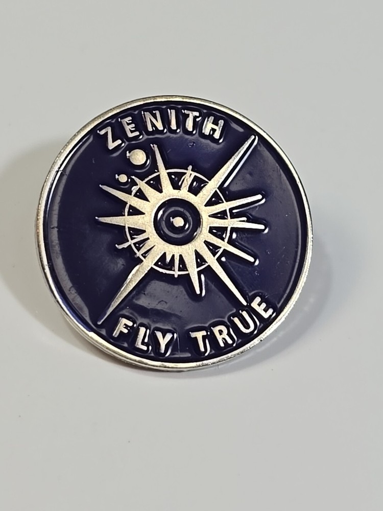Zenith Fly True Lapel Pin Disc Gold Disc