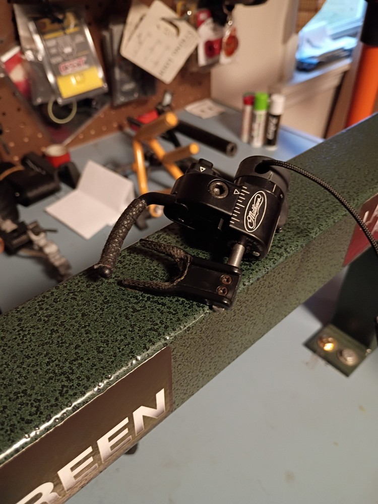 Mathews Archery Drop away Rest Righthand