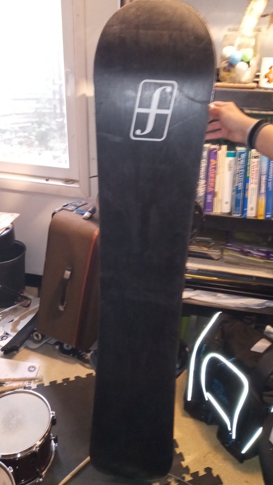 DC Snowboard with bindings
