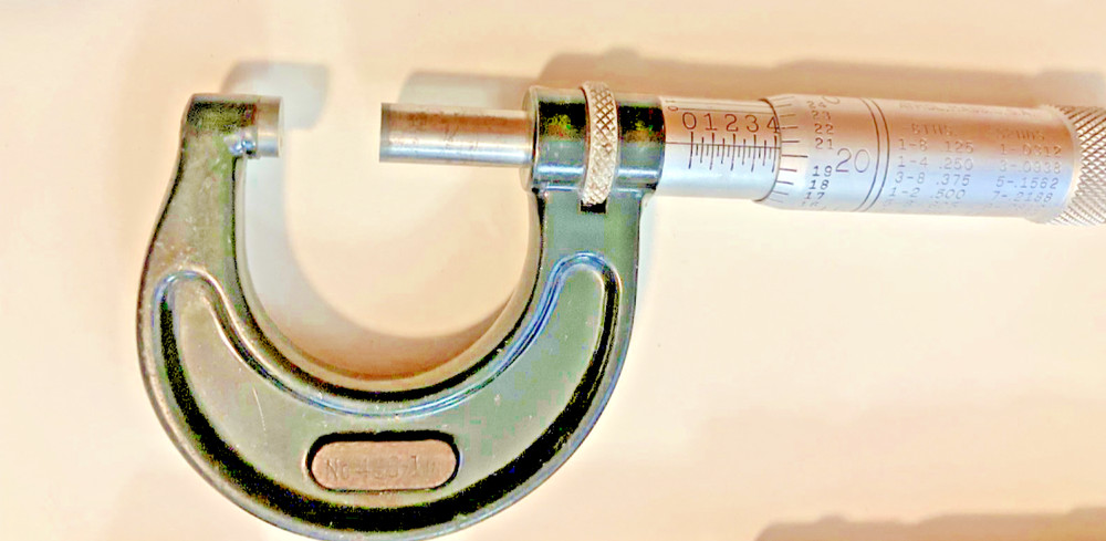 Preowned Starrett Micrometer Set. (0-6" range) 0-1 & 5-6 are .0001 Notes below!