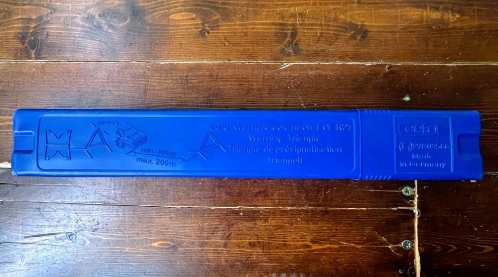 🔺 unused bmw emergency warning triangle [1095457] ⚠️