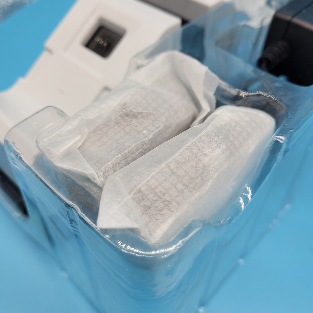 PowerA XBOX ONE Charging Station For Controllers~White~NEW~BOX DAMAGE~Open Box