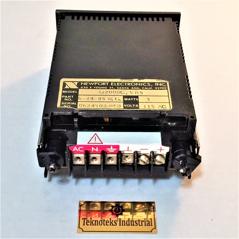 NEWPORT ELECTRONICS Q2000C VR5 VOLTMETER
