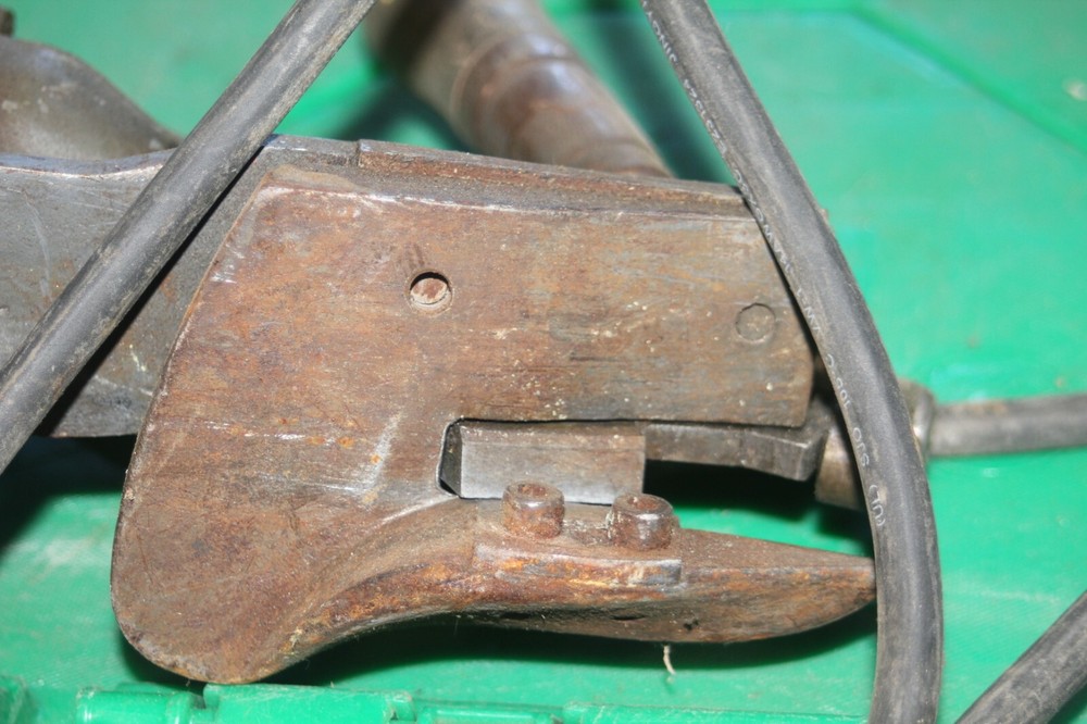 Vintage Black & Decker sheet metal shear cutter