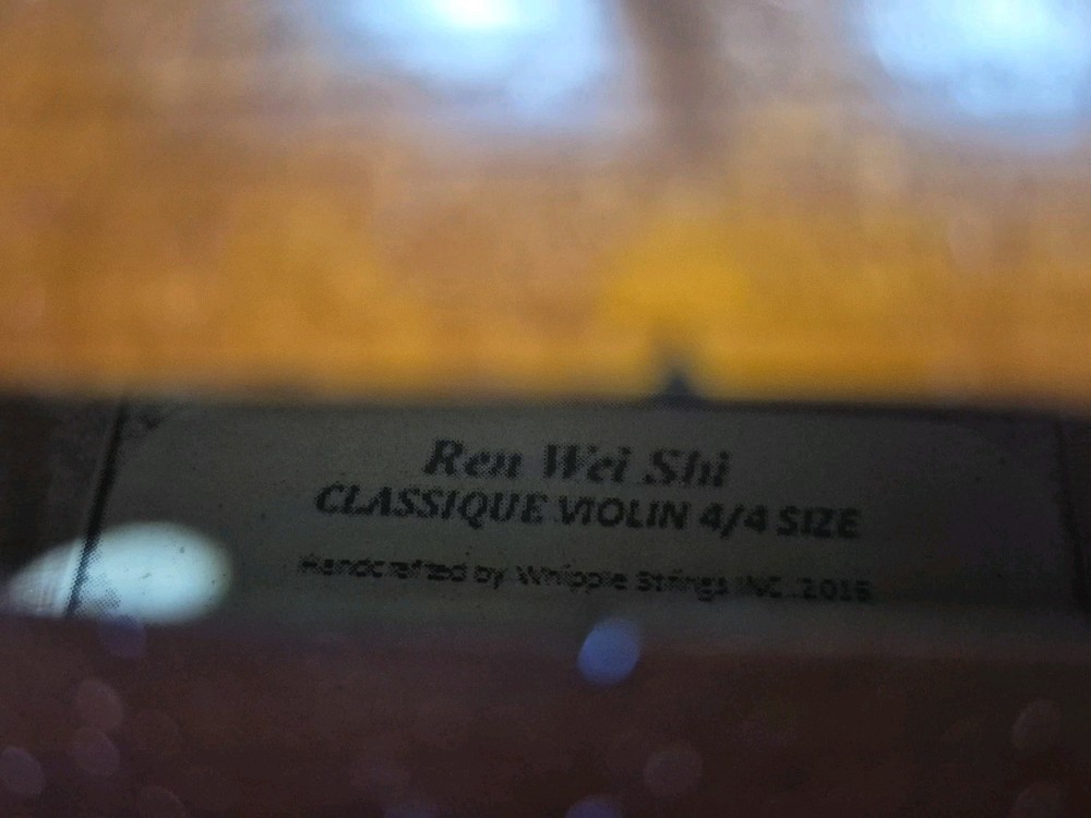 Ren Wei Shi Classique Violin 4/4 With Case And Bow