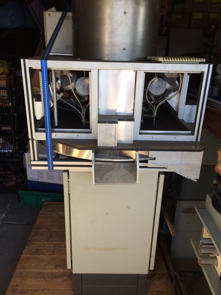 GERAET 18 FEED/DISCHARGE MACHINE FOR CAPSULES -  USED