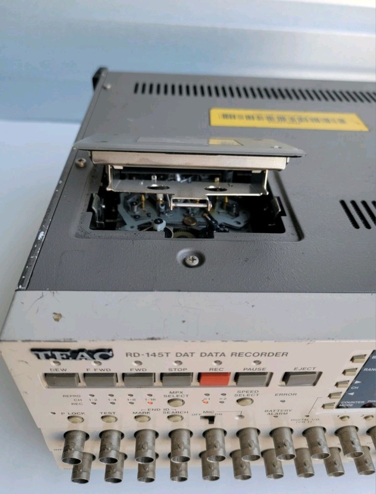 TEAC RD-145T DAT 16 CHANNEL DATA RECORDER.