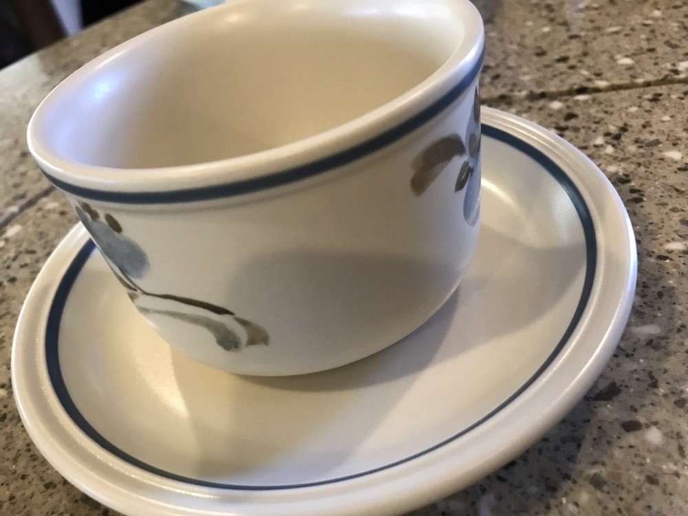 16 Pc Rare Johnson Bros Stoneware Sirroco Table Plus Cups & Saucers EC