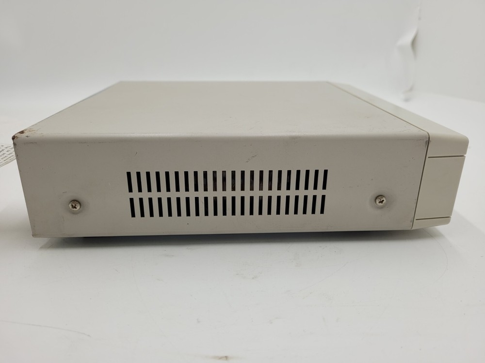 KEYENCE LT-8106 LASER FOCUS DISPLACEMENT METER