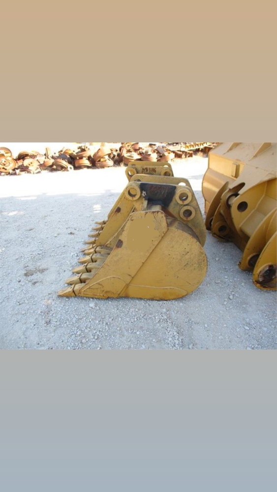 Deere Backhoe Bucket 197749