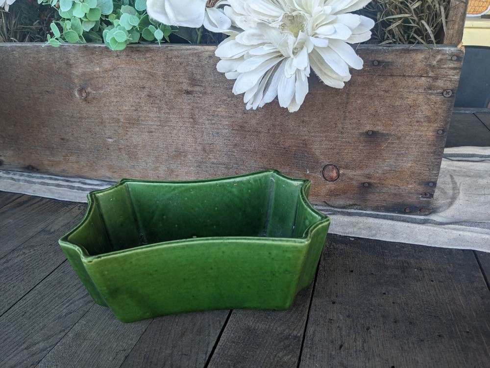 Vintage UPCO Solid Green Rectangular Planter #592