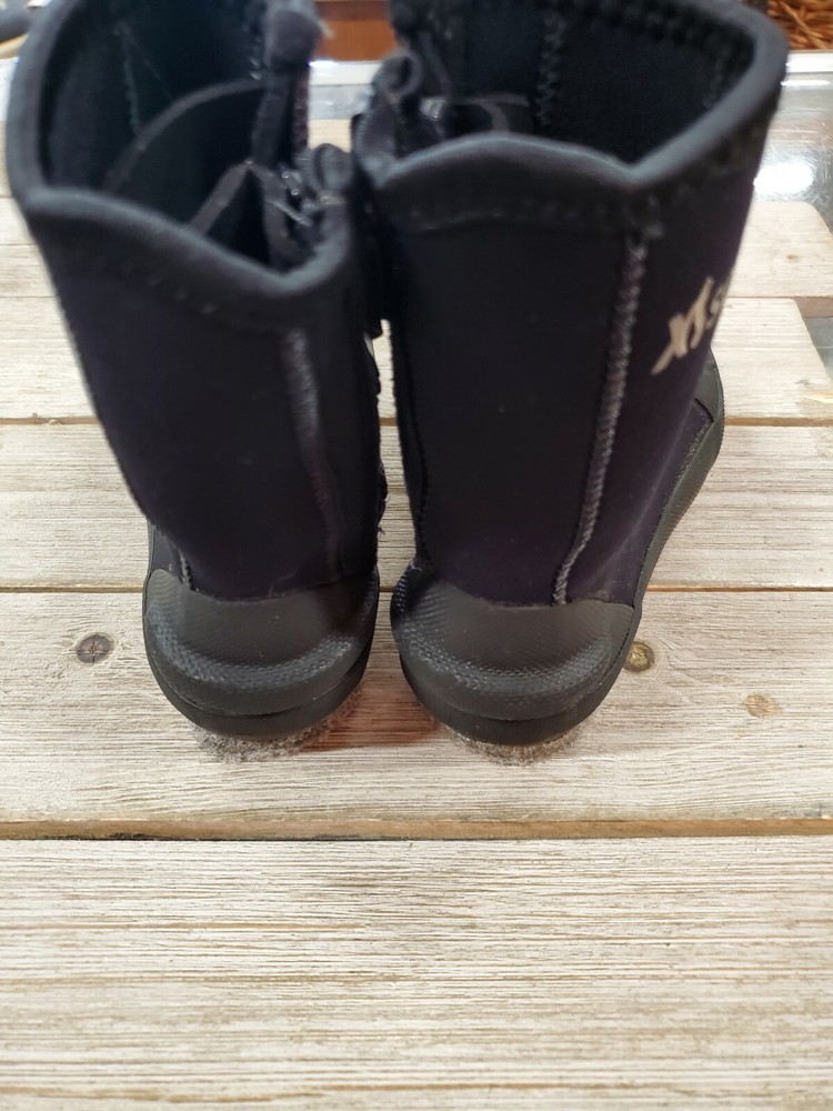 XS Scuba Shoes Size 1
