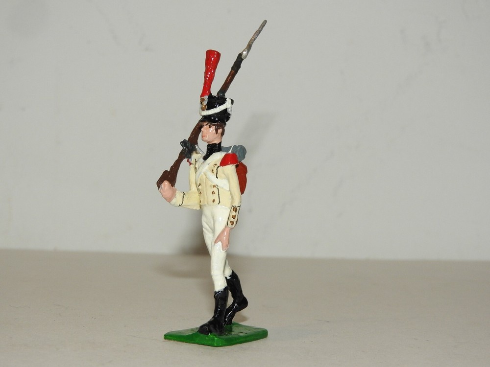 FRENCH INFANTRY MARCHING WITH RIFLE & BAYONET AFFIXED