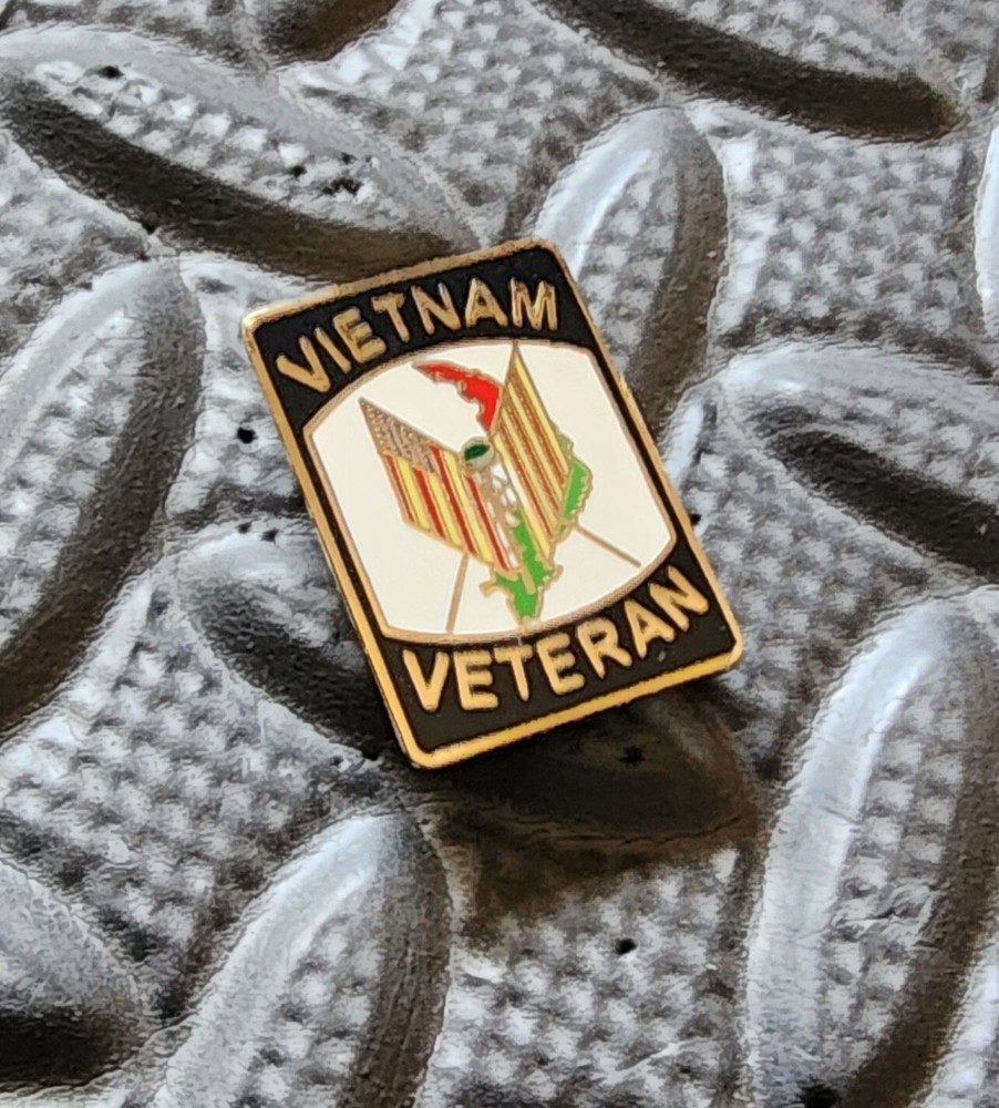 Vietnam Veteran Lapel or Hat Pin