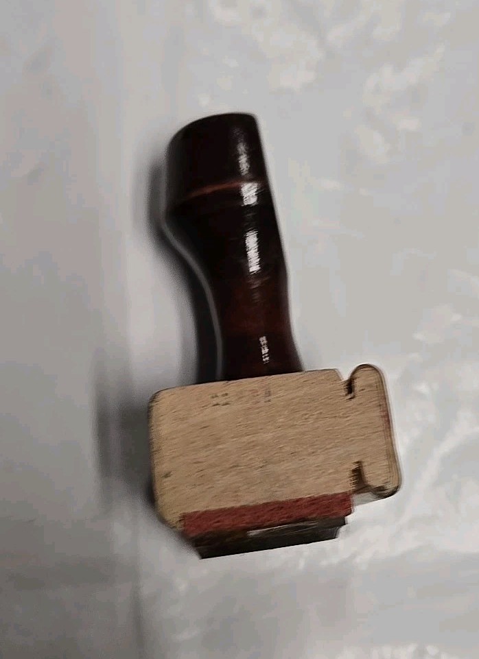 Vintage Rubber Stamp Wood Handle "E" Or "U"
