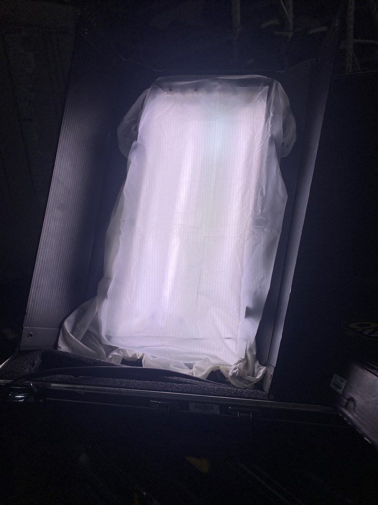 Kino Flo Diva-Lite 400 Fluorescent Light Flight Case Kit with spare bulbs