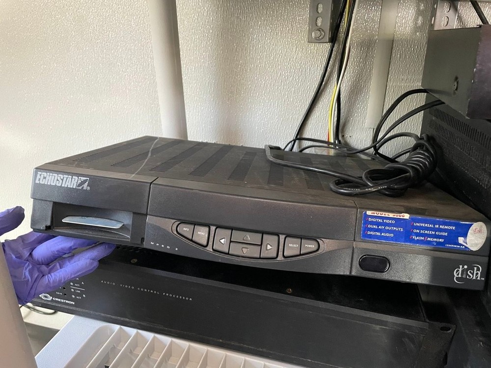 ECHOSTAR Dish Satellite TV Receiver Model 3000
