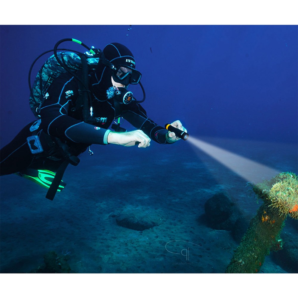 OrcaTorch D700 1700 Lumens Dive Light